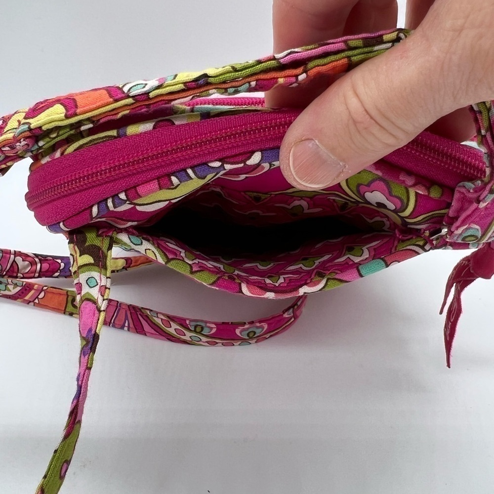 VERA BRADLEY SMALL CROSSBODY BAG WITH LOTS OF POCKETS VIBRANT PINK, ORANGE - Picture 12 of 15